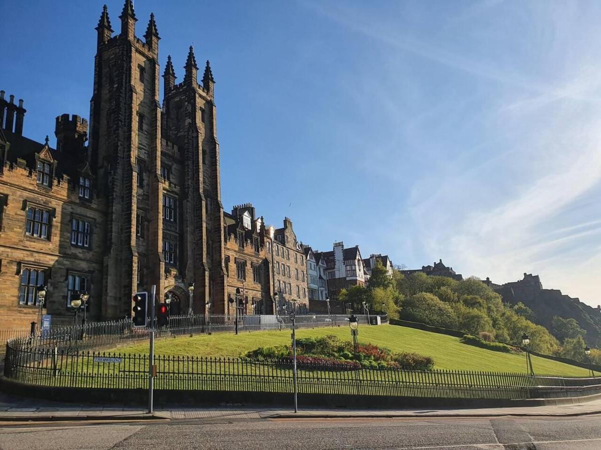 Lovely 2 Bedroom Flat In The Heart Of The City EDI Exterior photo
