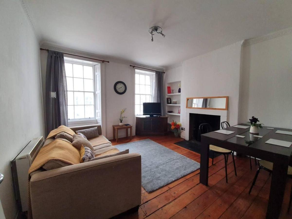 Lovely 2 Bedroom Flat In The Heart Of The City EDI Exterior photo